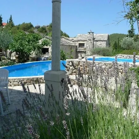 Апартаменты With Swimming Pool Zrnovo, Korcula - 21436 Zrnovo